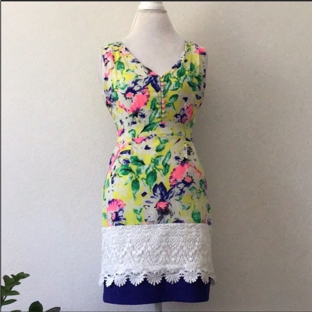 NWT Esley Sleeveless Bright Floral Dress